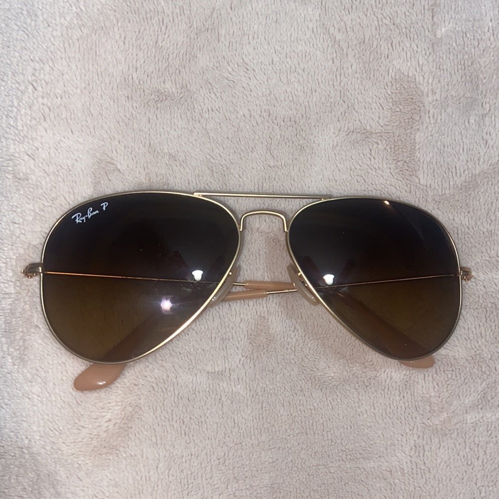 Ray ban polarized avatar sunglasses barely used - Picture 3 of 9